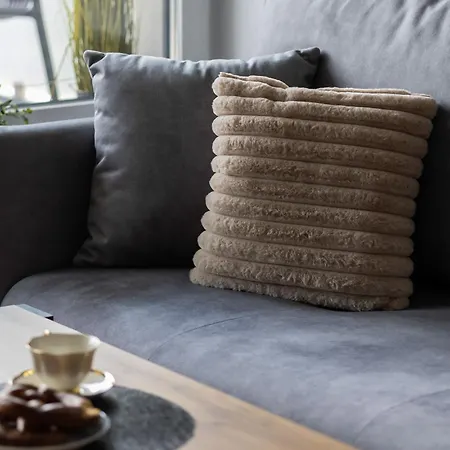 公寓 Nowe Sady Stylish Close To Airport By Renters