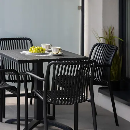 Appartement Nowe Sady Stylish Close To Airport By Renters
