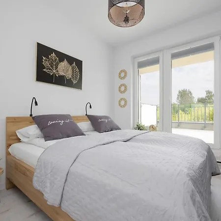Nowe Sady Stylish Close To Airport By Renters Appartement