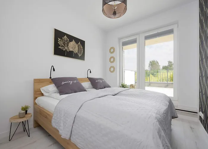 Nowe Sady Stylish Close To Airport By Renters Apartamento