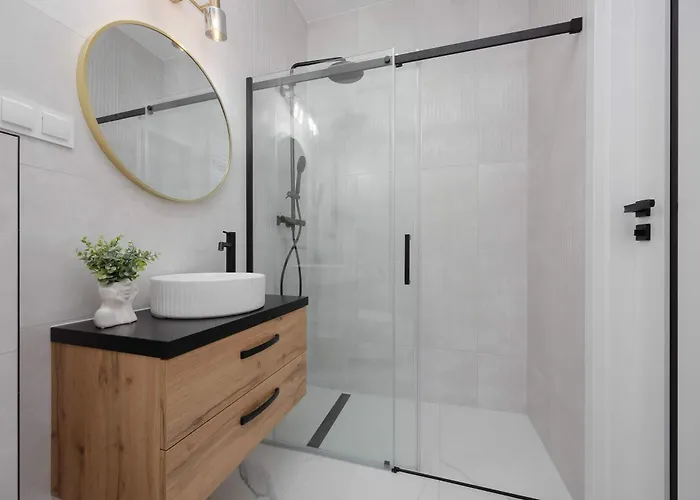 Nowe Sady Stylish Close To Airport By Renters